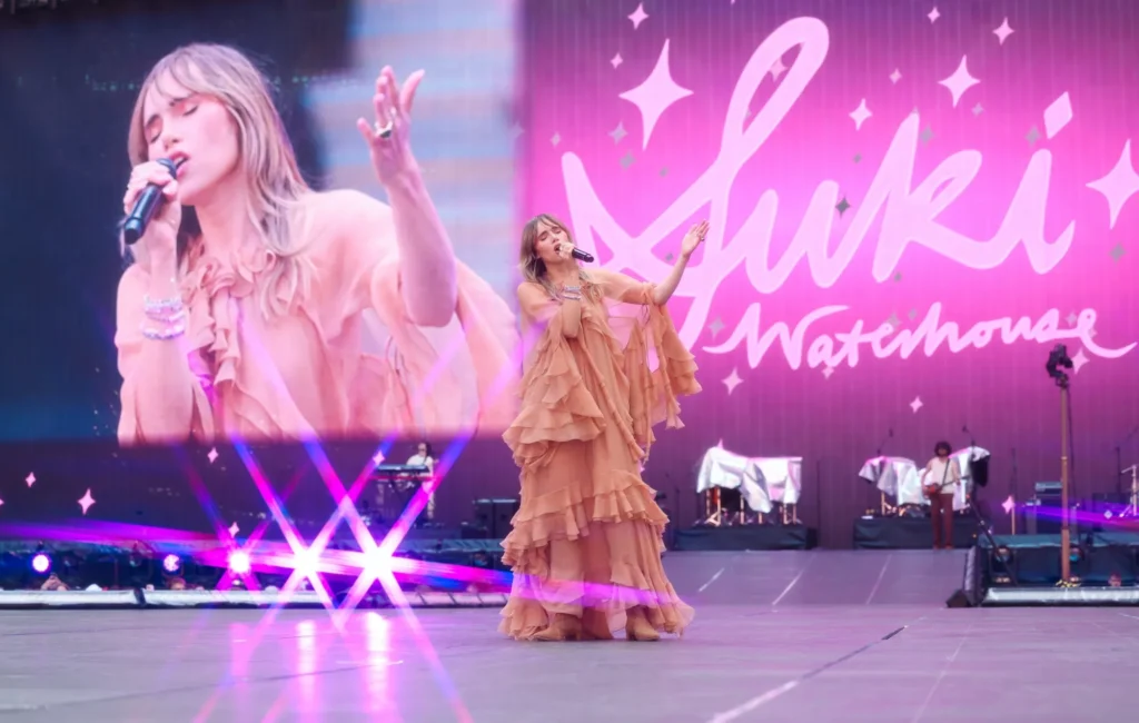 Suki Waterhouse tickets